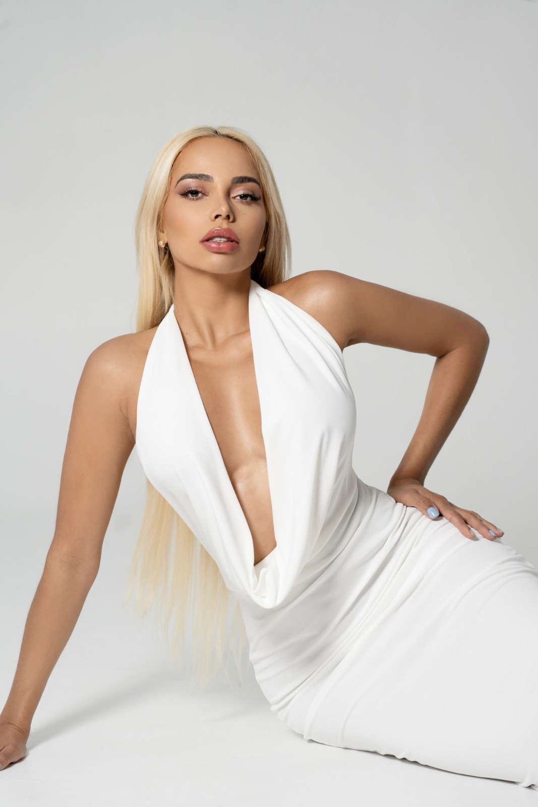 Inessa Photo 2 – Height: 178 cm, Age: 25 years old, Weight: 54 kg, Hair Color: chestnut, Breast Size: 3, Price: 231 000 ₸