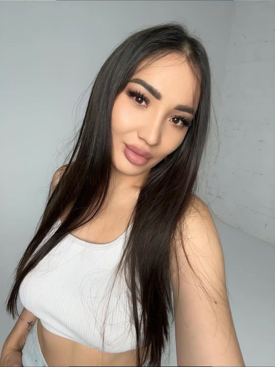 Inga Photo 5 – Height: 190 cm, Age: 25 years old, Weight: 55 kg, Hair Color: chestnut, Breast Size: 2, Price: 245 000 ₸