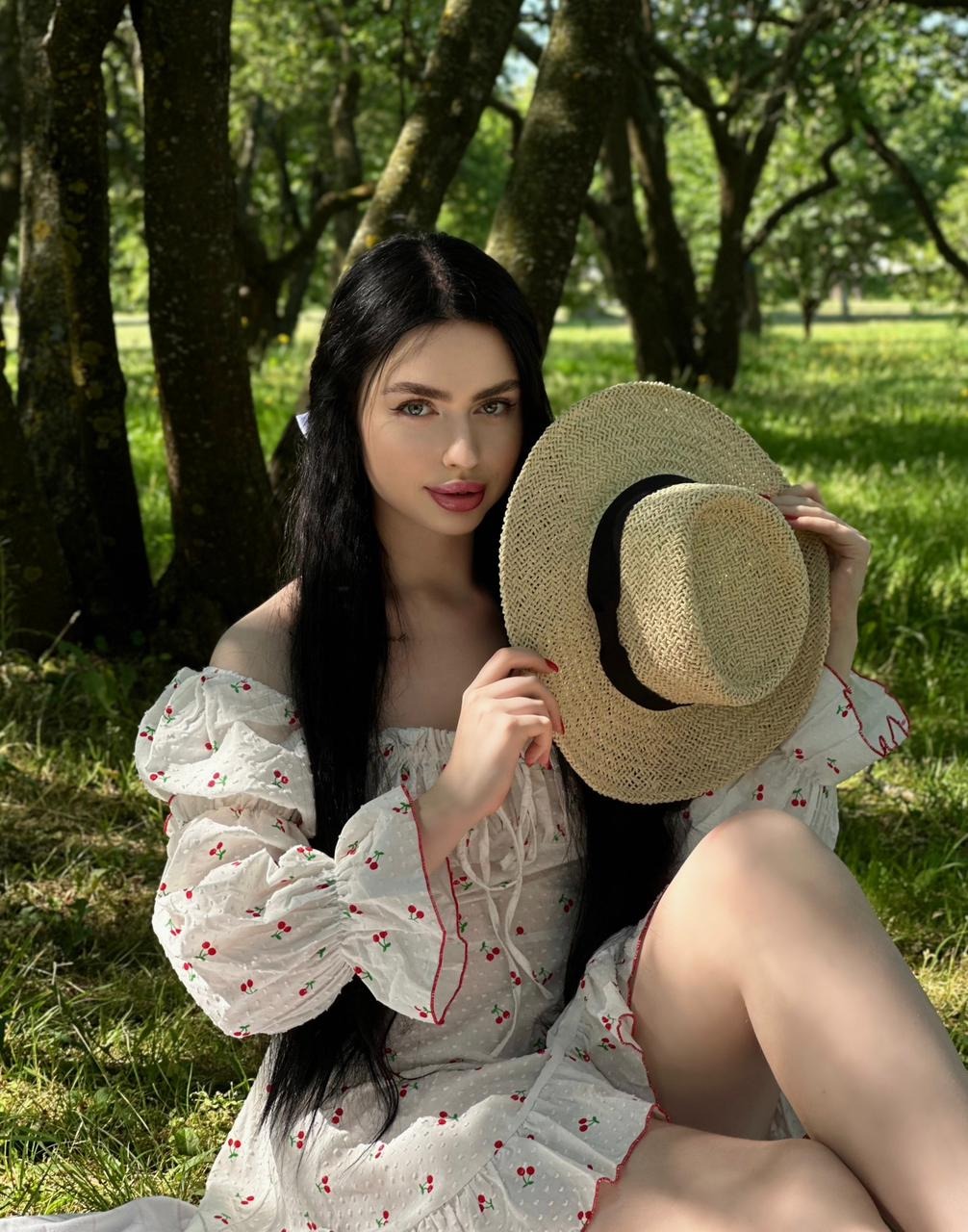 Anna Photo 1 – Height: 181 cm, Age: 25 years old, Weight: 56 kg, Hair Color: chestnut, Breast Size: 2, Price: 245 000 ₸