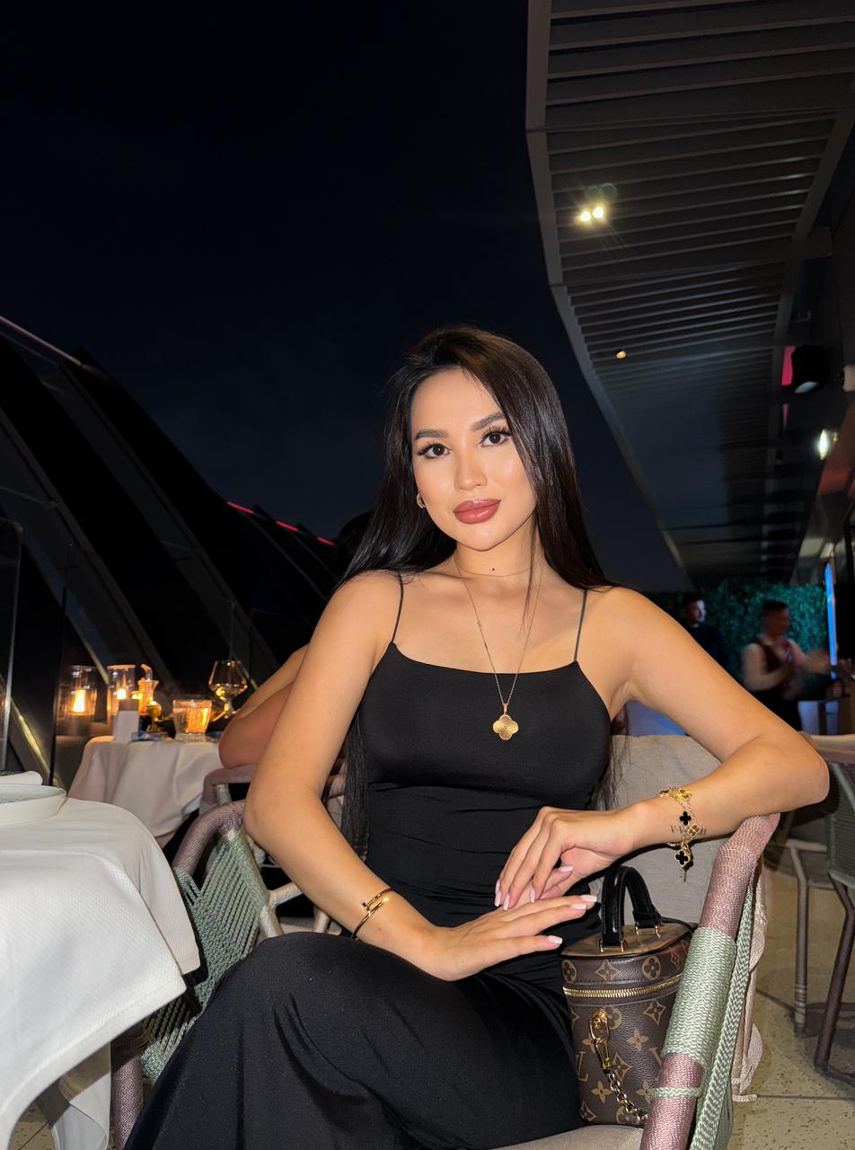 Haya Photo 5 – Height: 186 cm, Age: 25 years old, Weight: 54 kg, Hair Color: chestnut, Breast Size: 2, Price: 218 000 ₸
