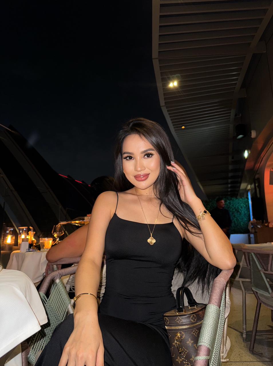 Haya Photo 1 – Height: 186 cm, Age: 25 years old, Weight: 54 kg, Hair Color: chestnut, Breast Size: 2, Price: 218 000 ₸